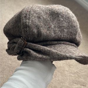 Bundle of 7 women newsboy hats.